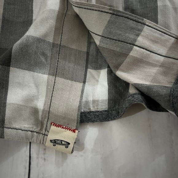 Vans Men’s XL Gray Plaid Long Sleeve Dress Shirt Button Up - Picture 6 of 9